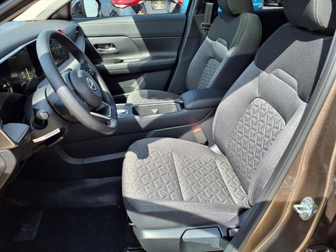 New 2026 Nissan Kicks SV w/ SV Premium Package image 4