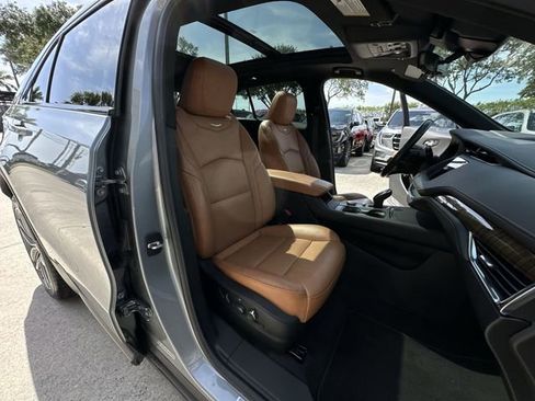 Certified 2023 Cadillac XT4 Sport FWD image 33