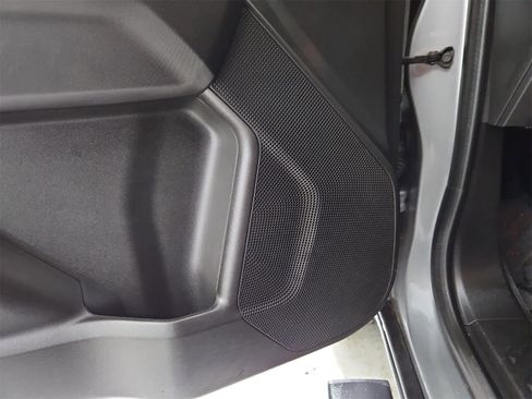 Used 2024 GMC Canyon Elevation image 30