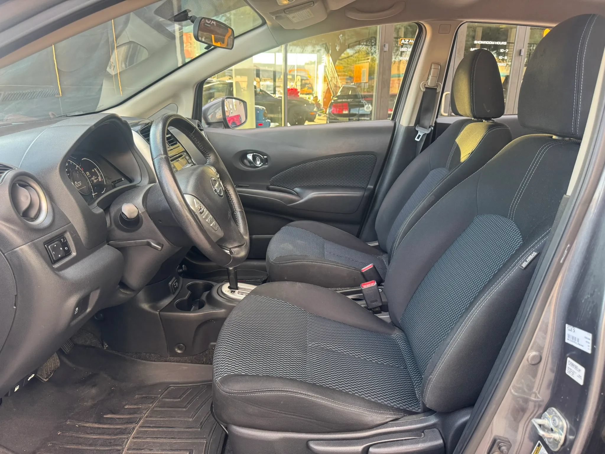 Used 2018 Nissan Versa Note SV FWD image 10