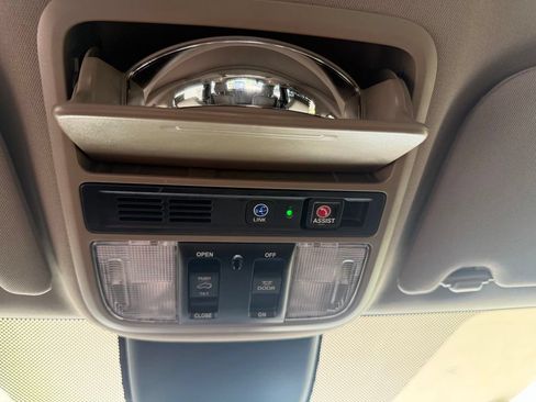Used 2023 Honda Odyssey Touring image 55