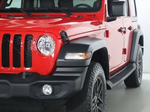 Used 2024 Jeep Wrangler Unlimited Sport AWD/4WD image 5