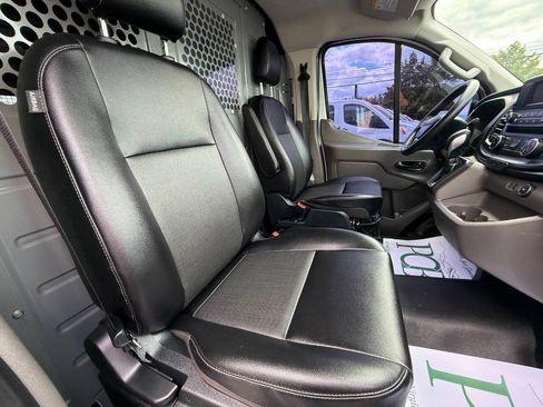 Used 2020 Ford Transit 150 Low Roof RWD image 27