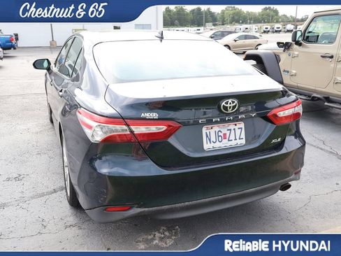 Used 2019 Toyota Camry XLE FWD image 16