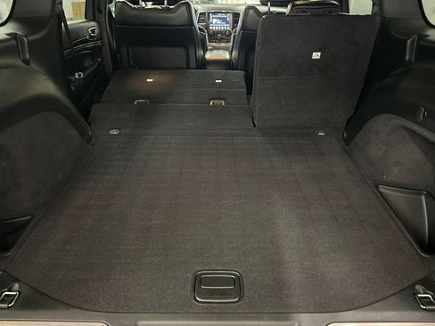 Used 2018 Jeep Grand Cherokee Limited image 32