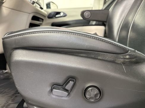 Used 2020 Chrysler Pacifica Limited w/ Advanced Safetytec Group FWD image 21