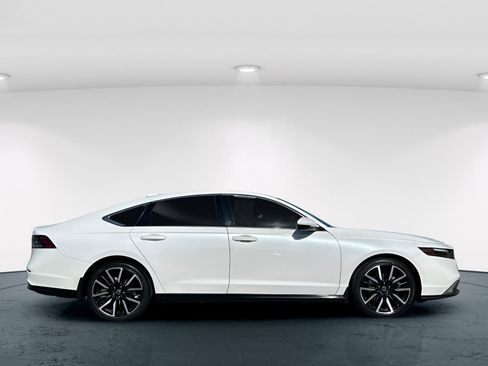 Used 2023 Honda Accord Touring image 7