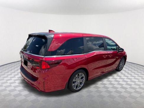 New 2026 Honda Odyssey Touring image 4