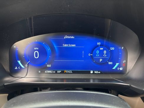 Used 2020 Ford Escape Titanium image 10