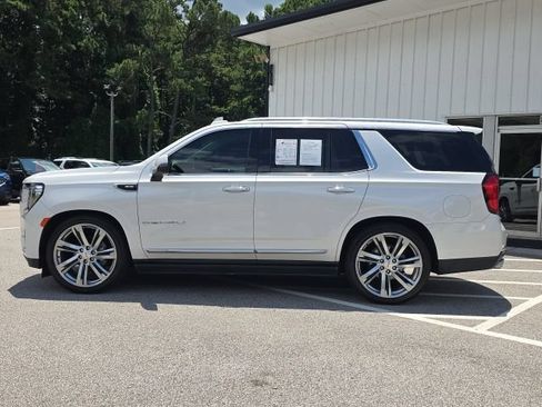 Used 2021 GMC Yukon Denali w/ Denali Premium Package RWD image 2