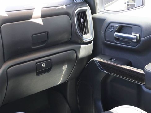 Used 2022 Chevrolet Silverado 1500 LT Trail Boss AWD/4WD image 15