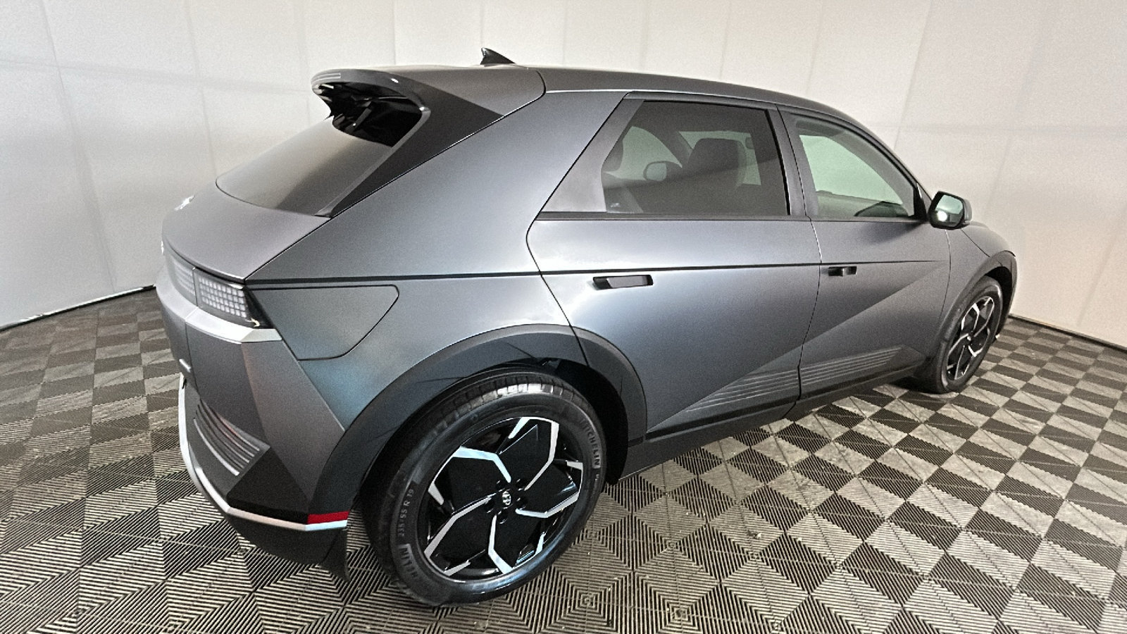Used 2023 Hyundai Ioniq 5 SEL AWD/4WD image 3