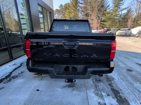 Used 2025 Toyota Tacoma SR5 image 7