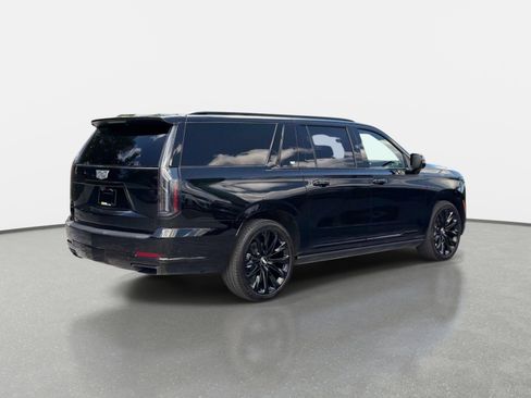 Used 2026 Cadillac Escalade ESV Platinum Sport w/ LPO, ONYX Package AWD/4WD image 3