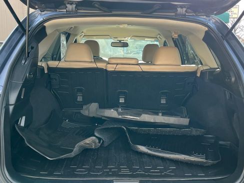 Used 2015 Subaru Outback 3.6R Limited image 22