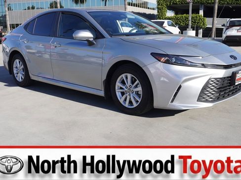 Used 2025 Toyota Camry LE w/ Convenience Package image 1