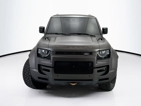 Used 2025 Land Rover Defender 110 AWD/4WD image 2