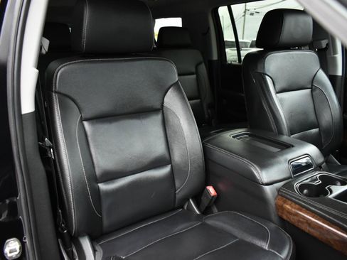 Used 2019 Chevrolet Suburban LT AWD/4WD image 32