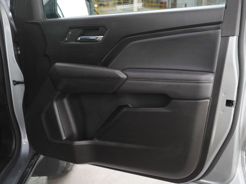 Used 2024 Chevrolet Colorado LT w/ LT Convenience Package II AWD/4WD image 9