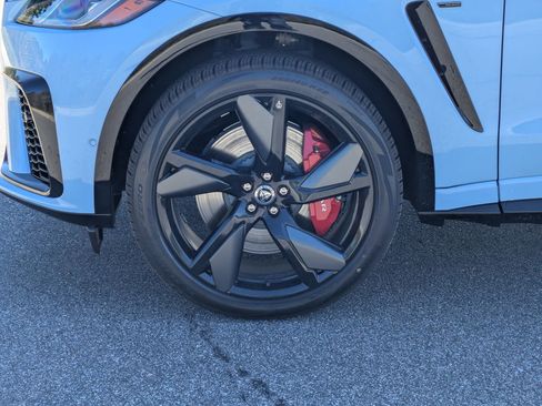 New 2026 Jaguar F-PACE SVR 575 Edition image 34