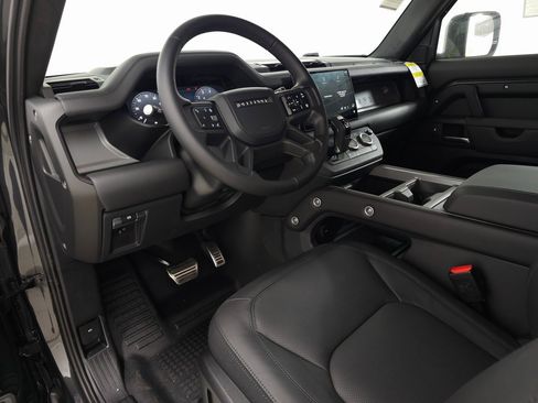 New 2025 Land Rover Defender 90 V8 image 15