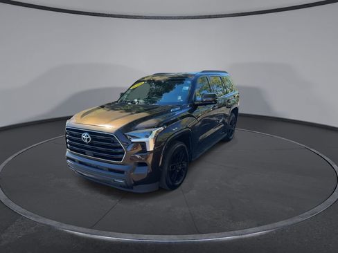 Used 2023 Toyota Sequoia SR5 w/ SR5 Premium Package image 6