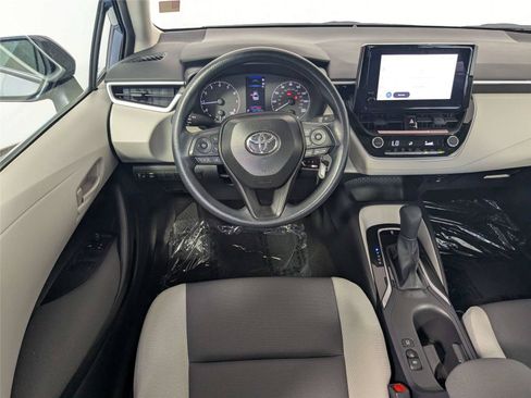 Used 2025 Toyota Corolla LE FWD image 38