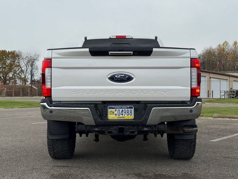 Used 2019 Ford F250 Lariat w/ Chrome Package image 6