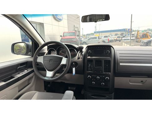 Used 2008 Dodge Grand Caravan SE FWD image 14