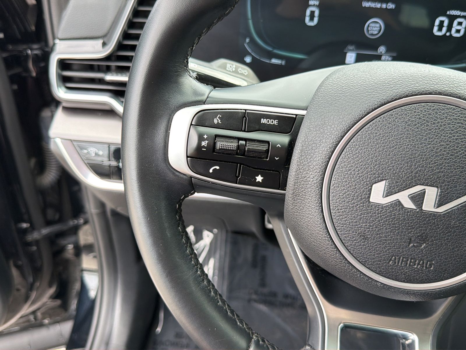 Used 2025 Kia Sportage EX FWD image 19