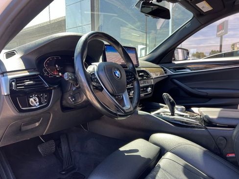 Used 2021 BMW 530i w/ Convenience Package image 2