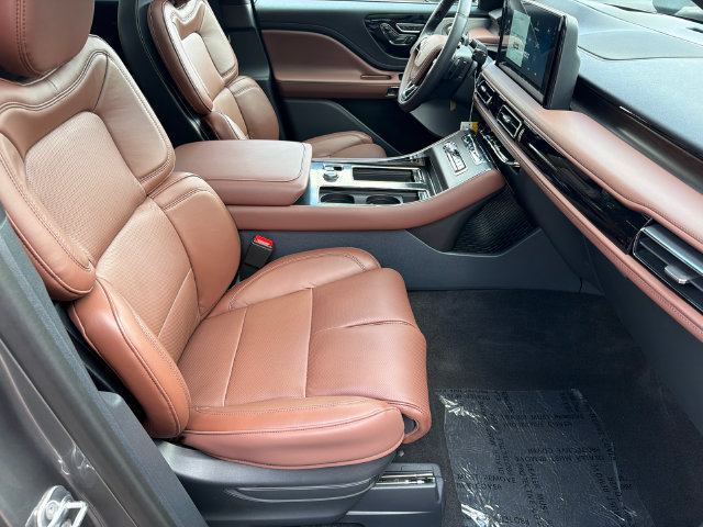 New 2027 Lincoln Aviator Reserve w/ Luxury Package RWD image 13