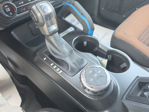 Used 2023 Ford Bronco Outer Banks AWD/4WD image 27
