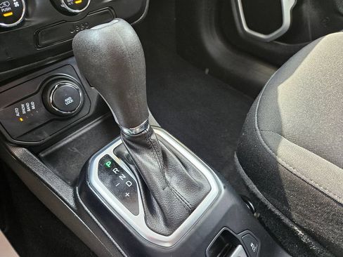Used 2019 Jeep Renegade Sport AWD/4WD image 33