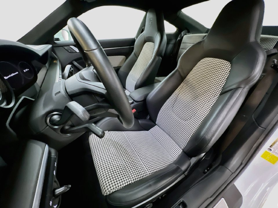 Certified 2023 Porsche 911 Sport Classic RWD image 5