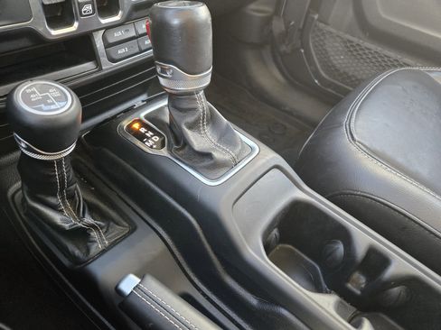 Used 2021 Jeep Wrangler Unlimited Sahara w/ Cold Weather Group image 23