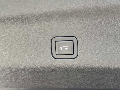 Used 2023 Chevrolet Tahoe LT w/ Luxury Package AWD/4WD image 13