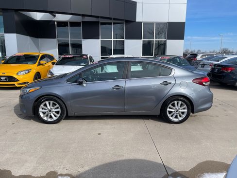 Used 2017 Kia Forte S w/ S Premium Package image 1