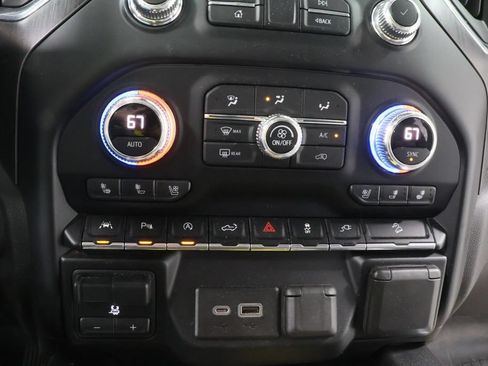 Used 2020 GMC Sierra 1500 AT4 w/ AT4 Premium Package AWD/4WD image 10