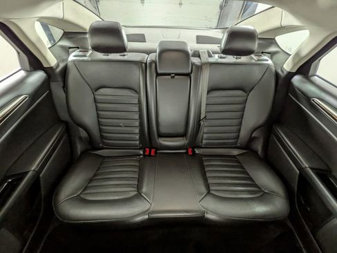 Used 2016 Ford Fusion SE w/ Equipment Group 202A image 31