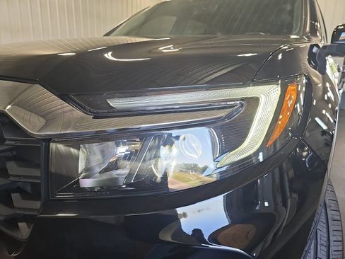 Used 2024 Honda Passport EX-L image 32