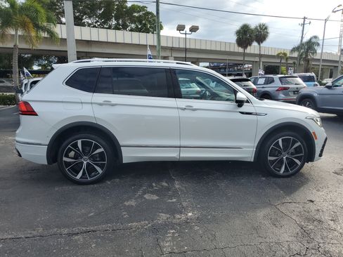 Certified 2022 Volkswagen Tiguan SEL R-Line image 6