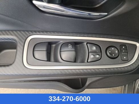 New 2025 Nissan Versa SR w/ Trunk Package image 18