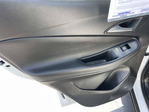 Used 2025 Buick Encore GX Preferred FWD image 22