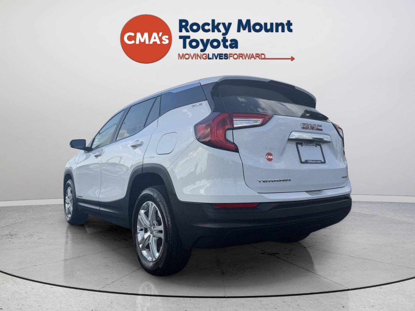 Used 2024 GMC Terrain SLE AWD/4WD image 7