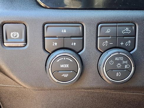 Used 2026 Chevrolet Silverado 2500 LT w/ Texas Edition AWD/4WD image 7
