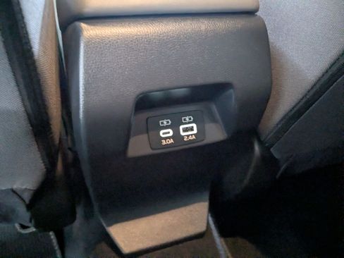 Used 2025 Subaru Crosstrek 2.5i Premium AWD/4WD image 25