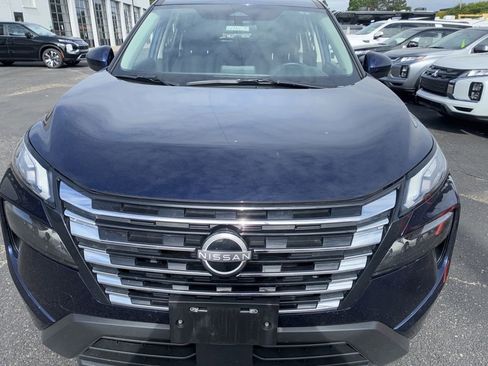 Used 2025 Nissan Rogue SV FWD image 2