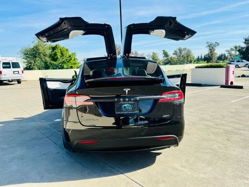 Used 2019 Tesla Model X 100D image 17