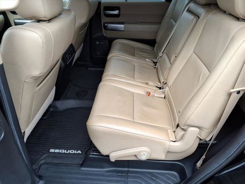 Used 2020 Toyota Sequoia Limited w/ Safety & Convenience Package image 12